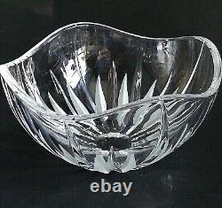 1 (One) MIKASA FLAME D'AMORE Cut Lead Crystal 8 Round Scallop Bowl-DISCONTINUED