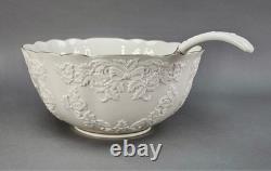 2006 NEW in BOX Lenox Holiday Hostess Punch Bowl 12 Cups Ladle Christmas 56