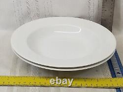 2 Crate & Barrel maison 9 1/4 Rim Pasta, Soup Cereal Salad Bowls Japan