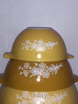4 Vintage Pyrex Butterfly Gold Sunflower Daisy Cinderella Nesting Mixing Bowl