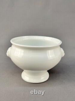 8 Limoges France White Porcelain Lion Head Soup Bowl 4 5/8 Mint