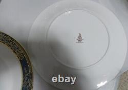 8 Royal Doulton Carlyle Gold Leave 10.5/8 Dinner Plates 5018 Mint