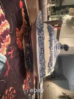 Antique, Ridgway, England, Blue Willow, 10in x8.25in x6in Covered Bowl or Tureen