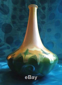 Antique signed Quezal art glass vase gold green swirl lustre E734