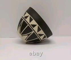 Ardmore Pottery Bowl By Juba Nene SIGNED! Rare Item African Art