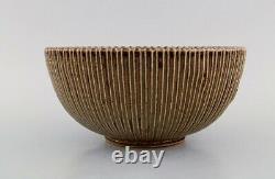 Arne Bang (1901-1983), Denmark. Bowl in glazed ceramics with grooved body