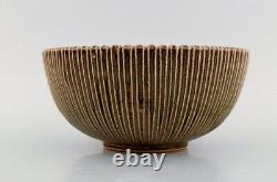 Arne Bang (1901-1983), Denmark. Bowl in glazed ceramics with grooved body