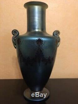Authentic signed Tiffany Favrile Integlio vase