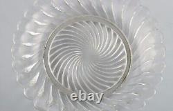 Baccarat, France. Round Art Deco bowl / dish in clear art glass. 1930s / 40s