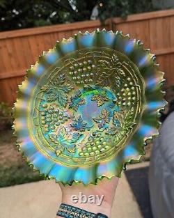 EMERALD GREEN Northwood Grape & Cable Carnival Glass Bowl. Incredible