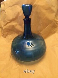 EXCELLENT COND #565 Vintage Blenko Blue Blown Glass Decanter with Stopper 11T