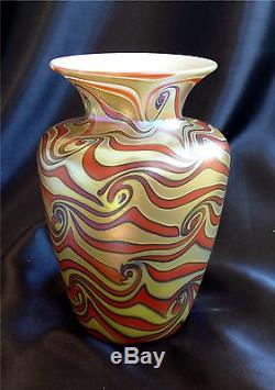 Excellent Durand King Tut Art Glass Vase, Swirled Iridescence