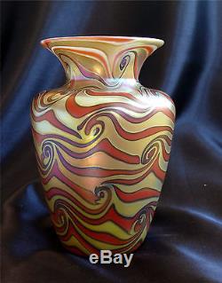 Excellent Durand King Tut Art Glass Vase, Swirled Iridescence