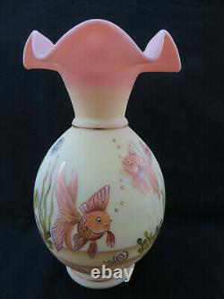 FENTON BURMESE VASE VEIL TALE Fish 2001 Connoisseur Collection Ltd Ed withLabel