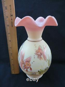 FENTON BURMESE VASE VEIL TALE Fish 2001 Connoisseur Collection Ltd Ed withLabel