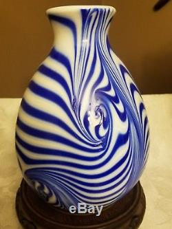 Fenton 1975 Labyrinth White Cobalt Blue Swirl Art Glass Vase Dave Fetty Design