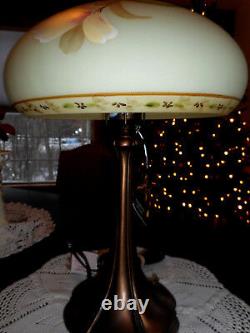 Fenton Art Glass 2007 Burmese Connoisseur Lamp Le # 202 Od 750 Spring Sunshine