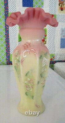 Fenton Art Glass Burmese Ooak / Sample Vase 1996 K. Plauche End Of Day Vase