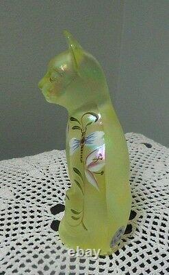 Fenton Art Glass Hand Painted Stylized Cat 2001 Topaz Opalescent Lily Trail Line