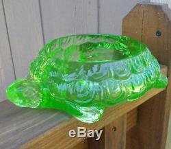 Fenton SCARCE 1930's transparent Green Turtle Flower Frog MINT