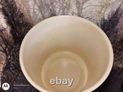 Gainey Ceramics La Verne California, U. S. A. Off White Planter Pot. Huge Pot