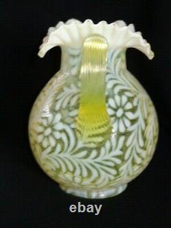 Gorgeous Fenton Vaseline Opalescent Art Glass Pitcher Daisy & Fern Nice