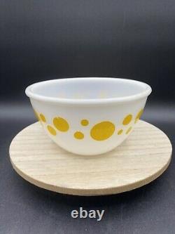 Hazel Atlas 4 Nesting Polka Dot Mixing Bowls