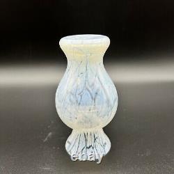 Kosta Boda Ulrica Hydman Vallien Vase Sweden Art Glass White W Box 4.5T 4W