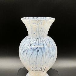Kosta Boda Ulrica Hydman Vallien Vase Sweden Art Glass White W Box 4.5T 4W