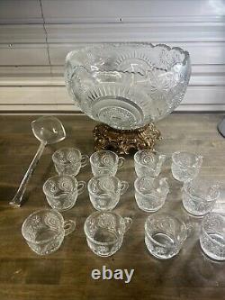 L. E. Smith Vintage Fifteen Piece Punch Bowl Set With Gold Colored Base