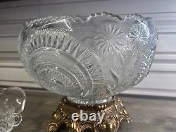 L. E. Smith Vintage Fifteen Piece Punch Bowl Set With Gold Colored Base