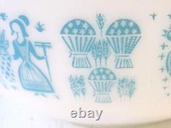 Large 4 Qt Vintage 1950's Pyrex Amish Butterprint Aqua Mixing Serving Bowl