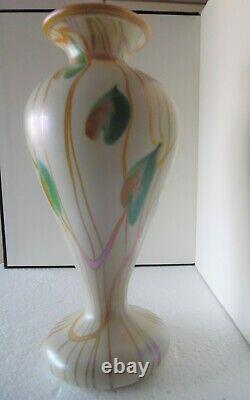 Large Quezal Hearts and Vines Vase