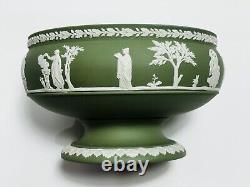 Large Wedgwood Jasperware Sage Neoclassical Centerpiece Pedestal Bowl 8 Dia