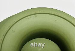 Large Wedgwood Jasperware Sage Neoclassical Centerpiece Pedestal Bowl 8 Dia