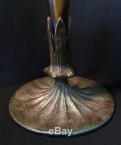 Lundberg Studios Gold Pulled Feather Art Glass Vase with Metal Base & COA NR