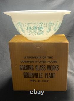 NEW in BOX 1957 Pyrex Butterprint Turquoise 7 Cinderella 441 Mixing Bowl