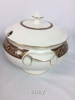 Nice Royal Doulton Tennyson Soup Tureeen With Lid