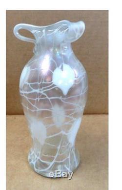 Nice Vintage Durand Iridescent Pearl Vine & Hearts Vase Very Nice Condition NR