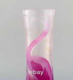 Paul Hoff for Kosta Boda. Vase in art glass with pink flamingo. Swedish design