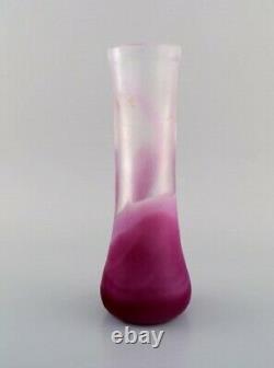 Paul Hoff for Kosta Boda. Vase in art glass with pink flamingo. Swedish design