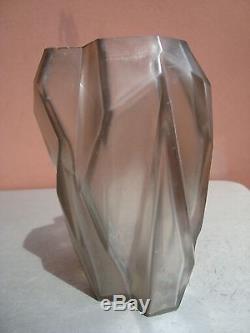 Phoenix Consolidated Glass Smoky Topaz 6.75 Vase