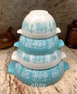 Pyrex Amish Turquoise Blue White Butter Print Nesting Mixing Bowls Set of 4