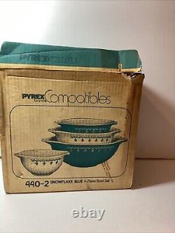 Pyrex Compatible 440-2 Snowflake Blue 4-Piece Bowl set New Old Stock From