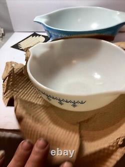 Pyrex Compatible 440-2 Snowflake Blue 4-Piece Bowl set New Old Stock From