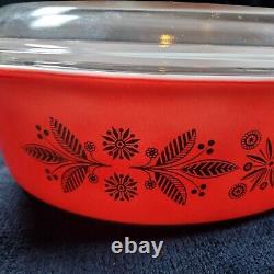 Pyrex Golden Poinsettias 1961 Casserole Dish & Lid #045 Christmas 2 1/2 Quarts