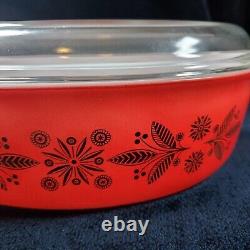 Pyrex Golden Poinsettias 1961 Casserole Dish & Lid #045 Christmas 2 1/2 Quarts