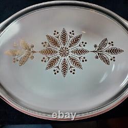 Pyrex Golden Poinsettias 1961 Casserole Dish & Lid #045 Christmas 2 1/2 Quarts