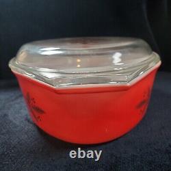 Pyrex Golden Poinsettias 1961 Casserole Dish & Lid #045 Christmas 2 1/2 Quarts