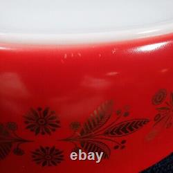 Pyrex Golden Poinsettias 1961 Casserole Dish & Lid #045 Christmas 2 1/2 Quarts